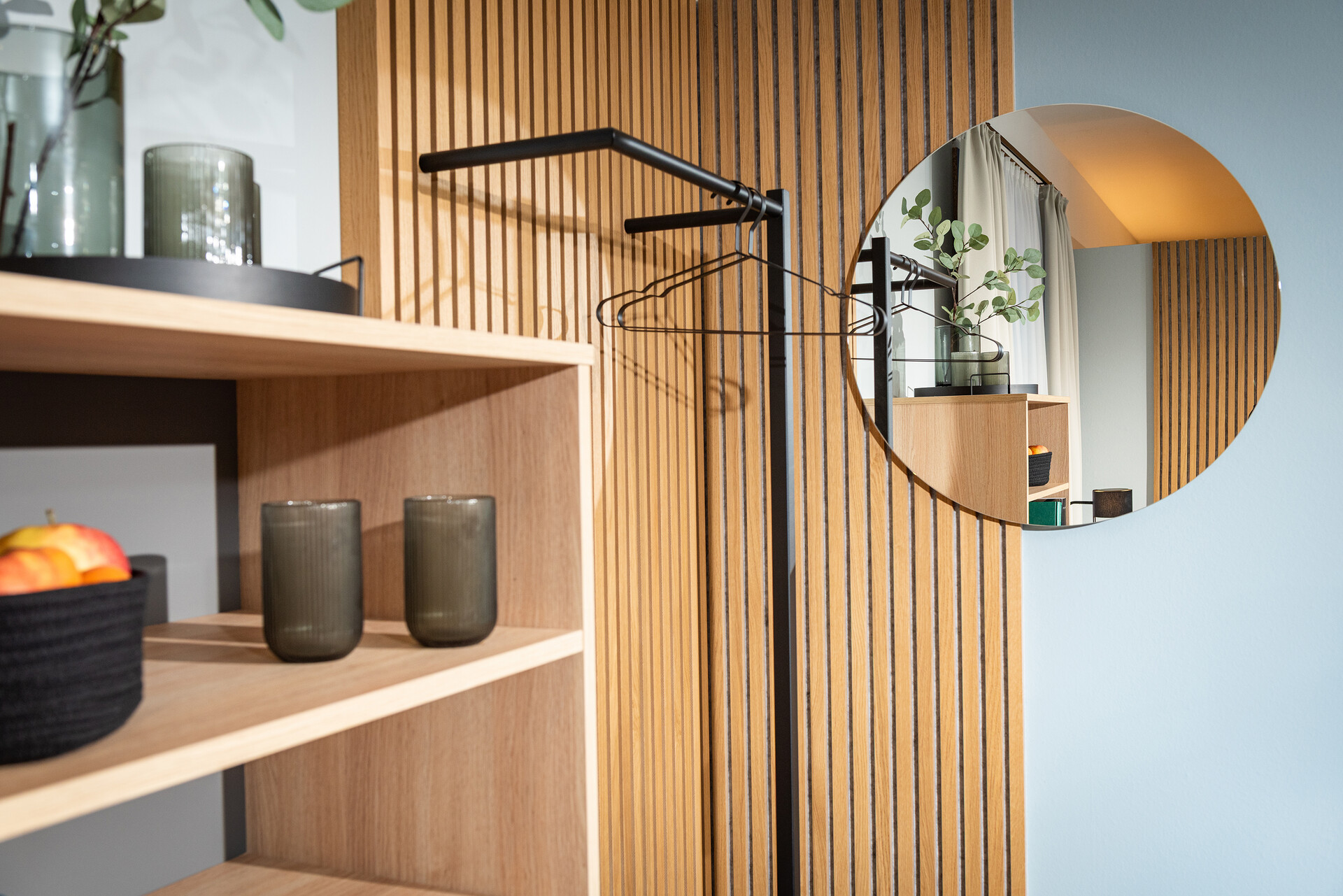 Ulmrich-Showroom-Garderobe-Lr